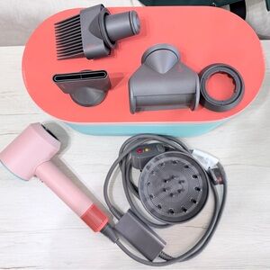 Dyson Dyson Exclusive
Supersonic™ Hair
Dryer in Ceramic Pop Pink